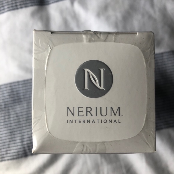 Nerium International Firming Body Contour cream - Picture 4 of 4
